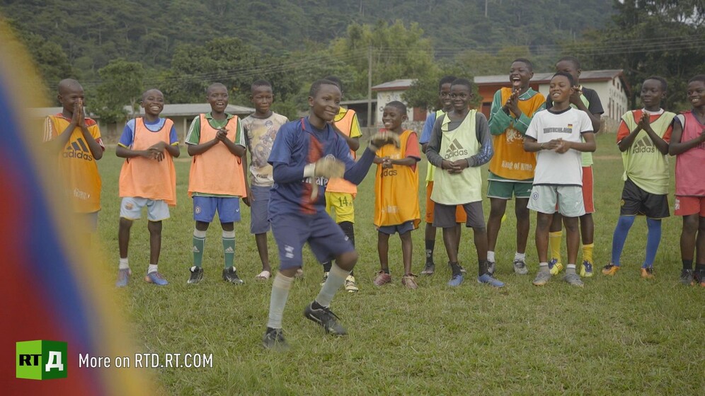 Ghana's dancing teacher 's pupils