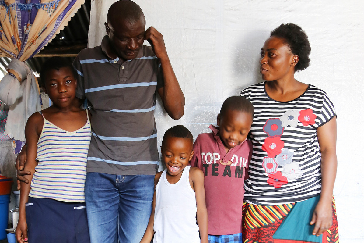 Bernard Kalume Buleri with family / © Anastasia Trofimova / RT