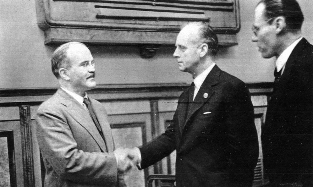 Ribbentrop Molotov pact