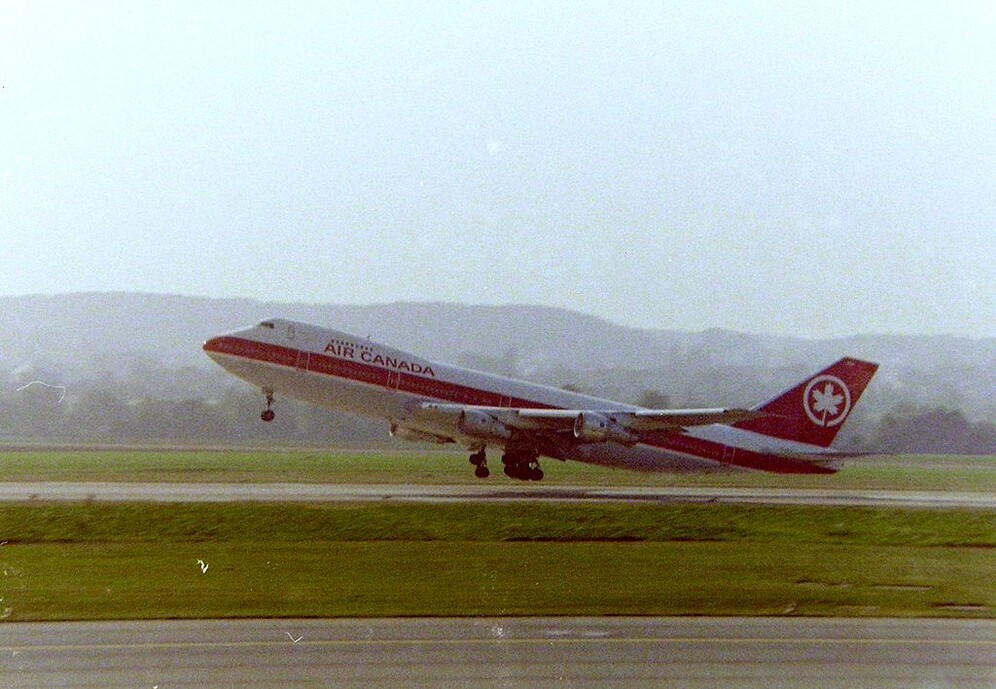 Air Canada Boeing 747 takes off at ZRH from runway